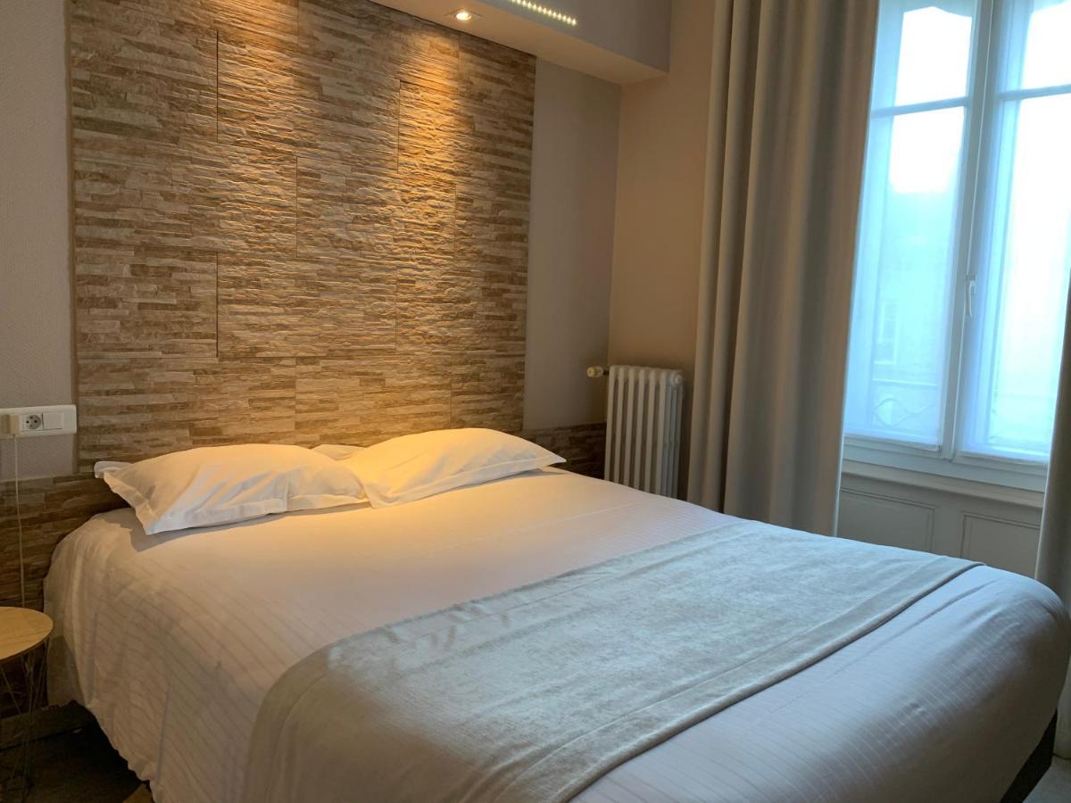 Western Des Voyageurs Hotel 3*