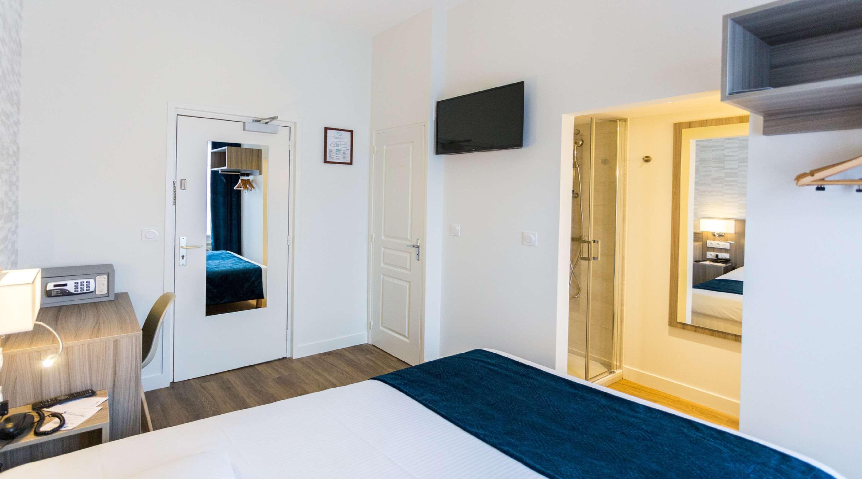 Western Des Voyageurs Hotel 3*